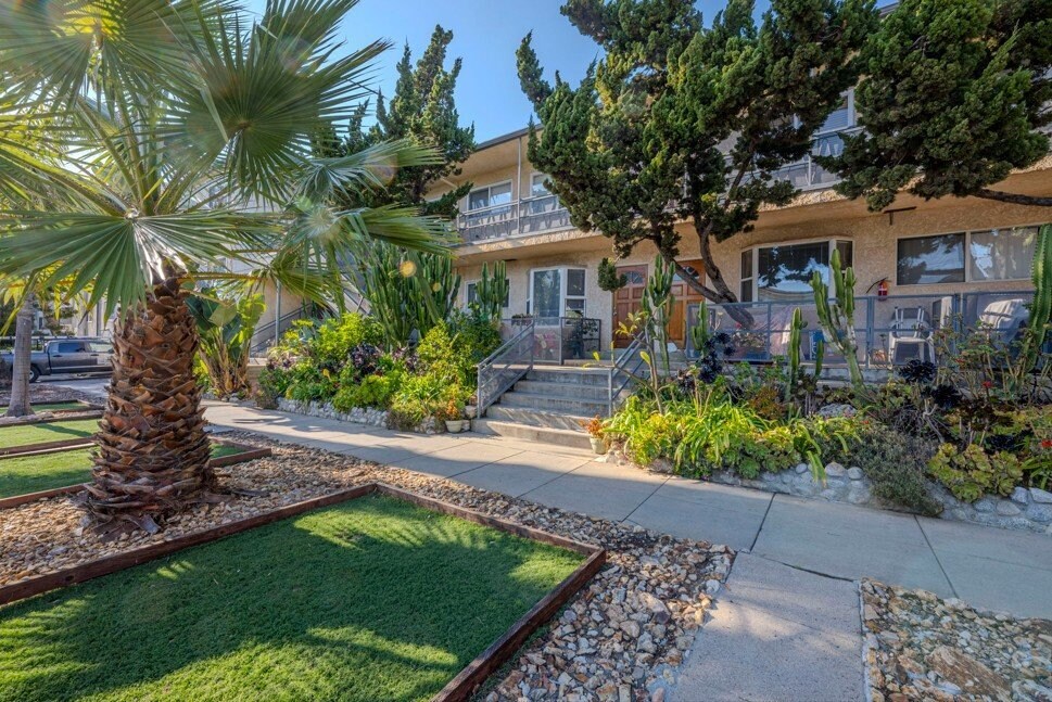 Building Photo - 1025 Idaho Ave