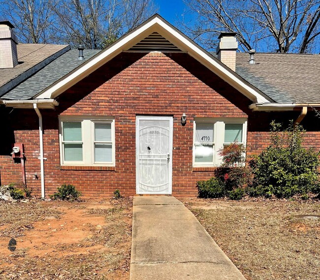 Primary Photo - 3 Bedroom Townhouse in Stone Mountain