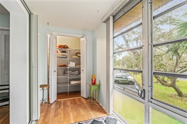 Building Photo - 11 Vis Gdns Trl