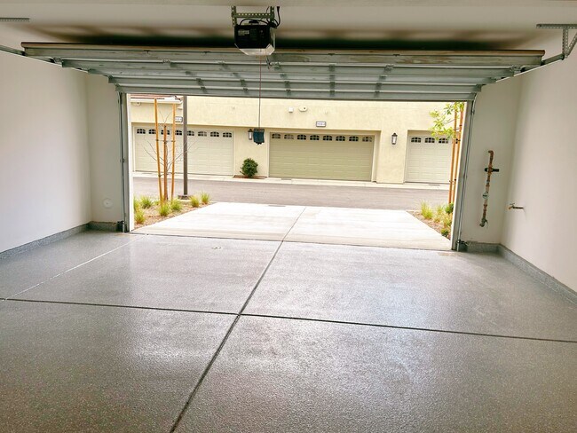 Building Photo - 5604 Altamura Way