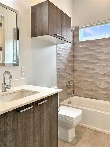 Building Photo - 4934 Zuma Ct