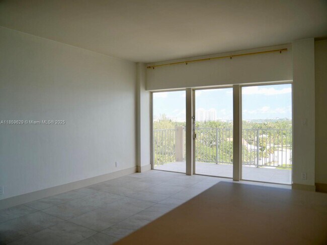 Building Photo - 880 NE 69th St