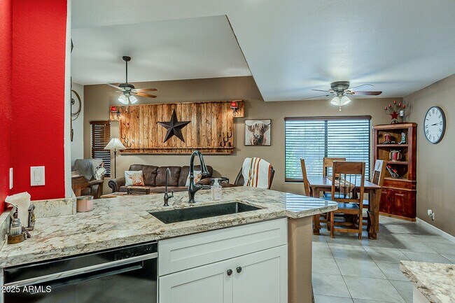 Building Photo - 15205 N Ivory Dr