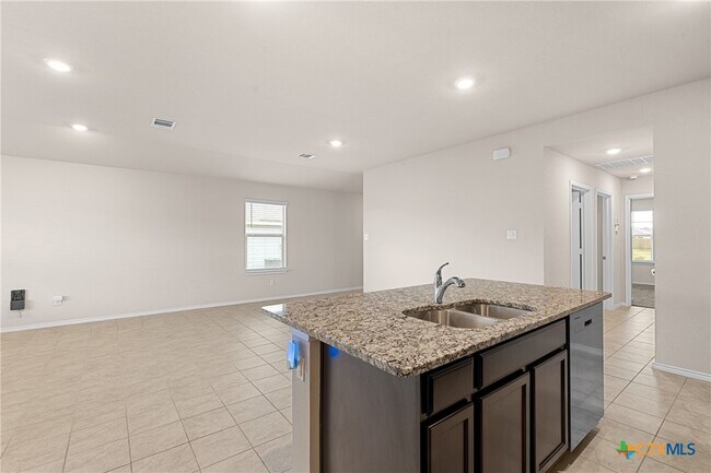 Building Photo - 5102 Karen Grn Dr