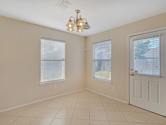 Building Photo - 1029 Magnolia Ln