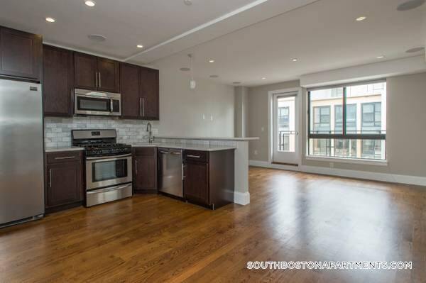 Building Photo - 339 D St