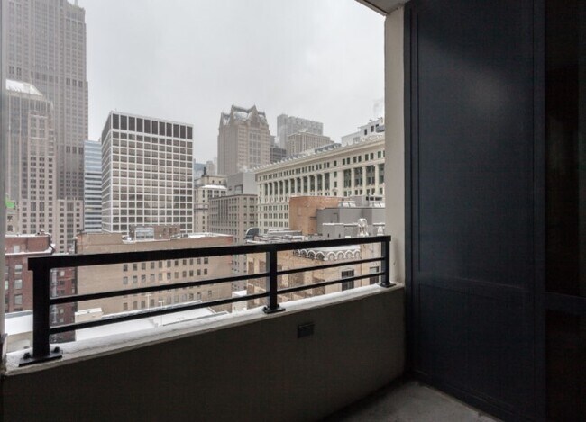 Building Photo - 235 W Van Buren St