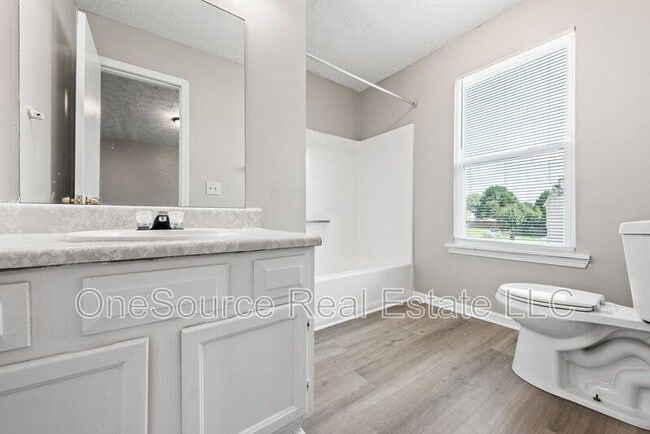 Building Photo - 3606 N Hopkins Ct