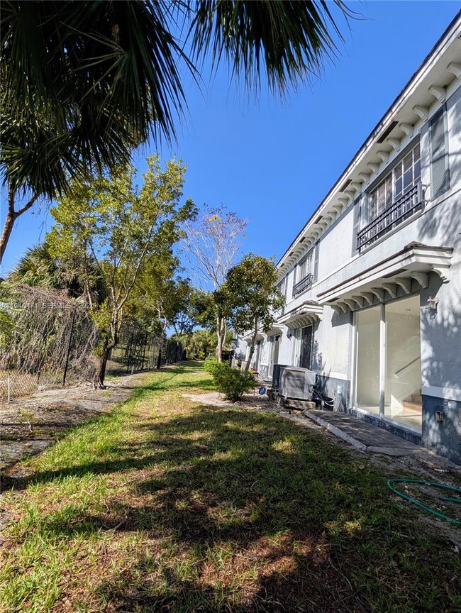 Building Photo - 3484 NW 13th St