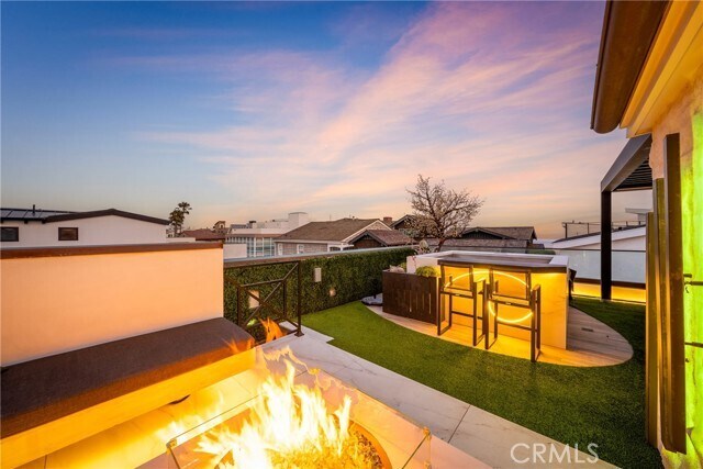 Building Photo - 2037 E Ocean Blvd