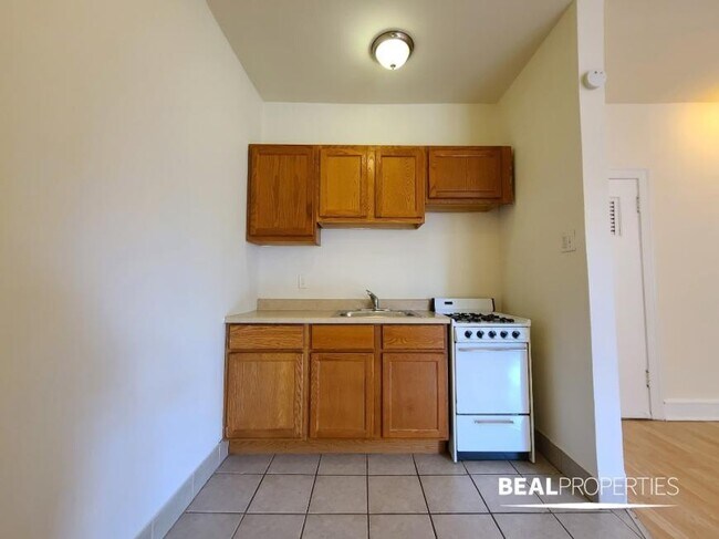 Building Photo - 0 bedroom in CHICAGO IL 60625