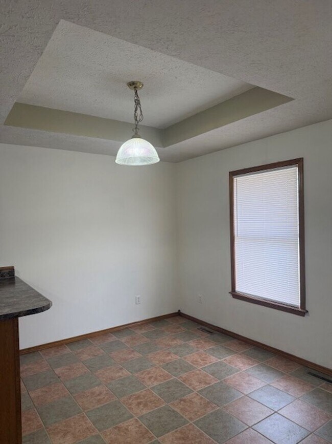 Building Photo - PRE-LEASING! 3 Bedroom in Battlefield