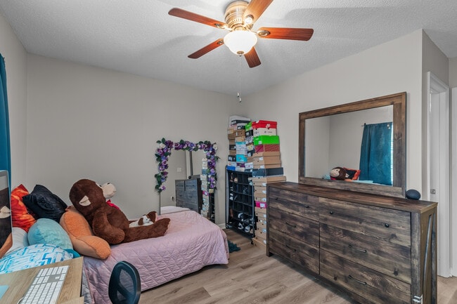 Building Photo - 5010 Banister Loop