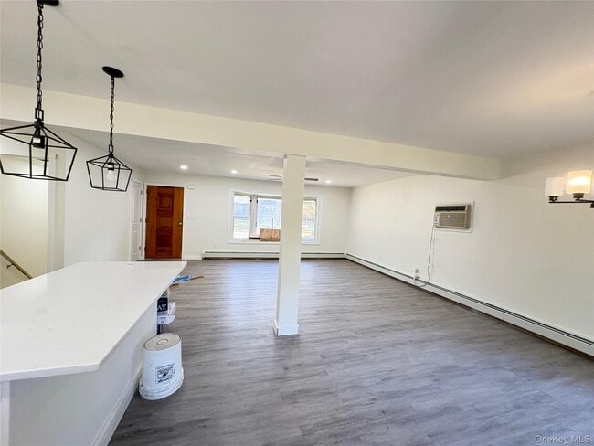 Building Photo - 27 Floral Dr