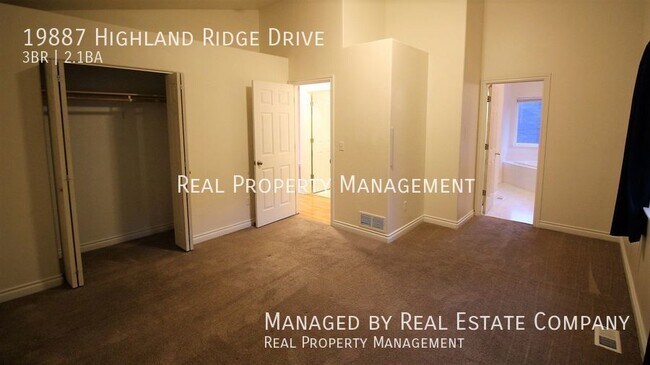 Building Photo - 19887 Highland Ridge Dr