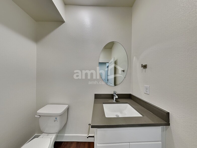 Building Photo - 3909 Wyedale Wy