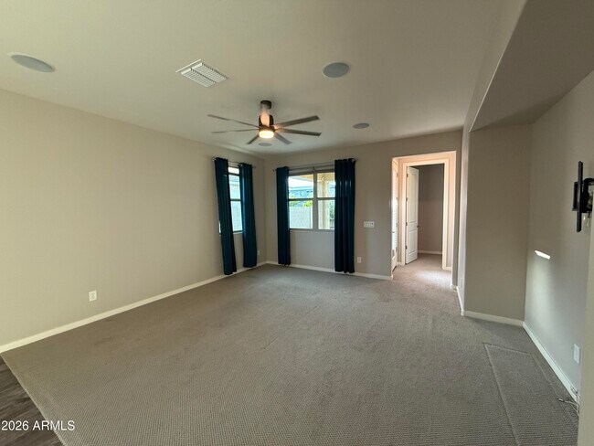 Building Photo - 9458 Thatcher Ave