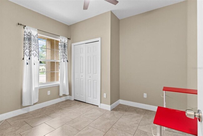 Building Photo - 6804 N Himes Ave