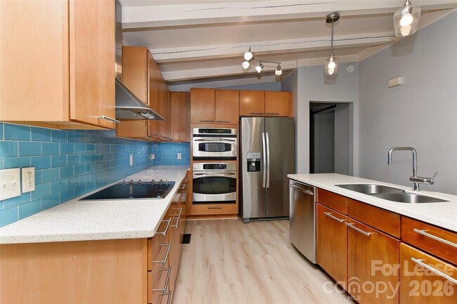 Building Photo - 3111 Spring Valley Rd