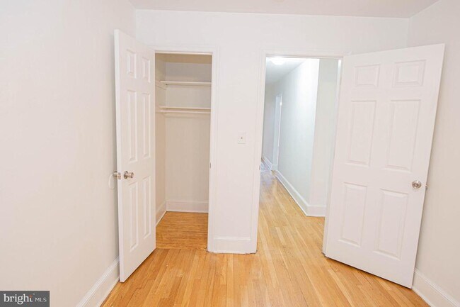 Building Photo - 308 N Division St