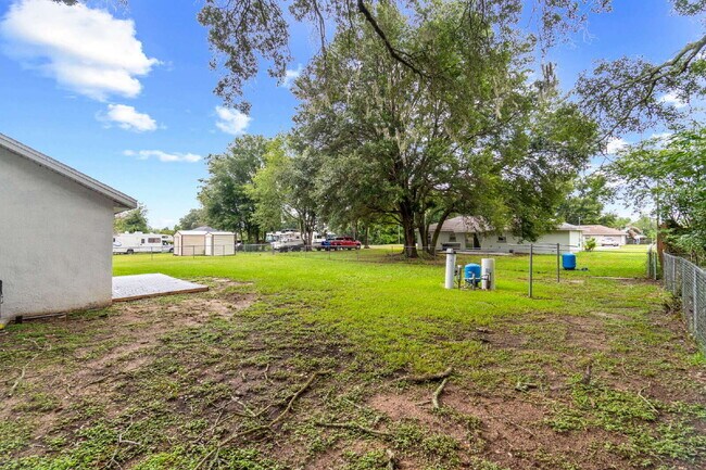 Building Photo - Updated 3BR Home with Fenced Backyard & Great Kitchen