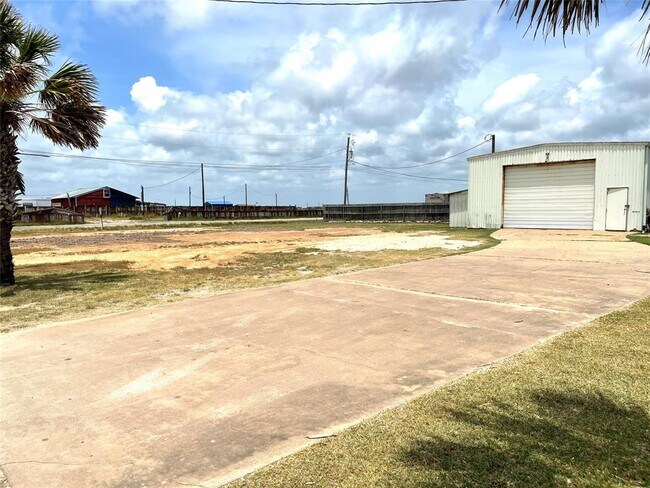 Building Photo - 88 County Rd 201