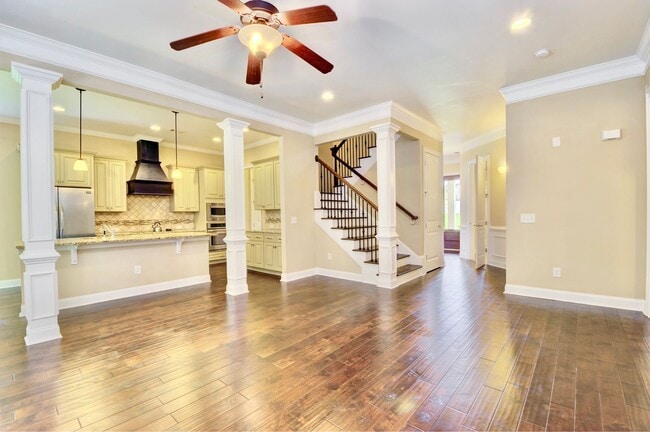 Building Photo - Spacious 4 Bed, 2.5 Bath Home in Desirable Lundy Chase