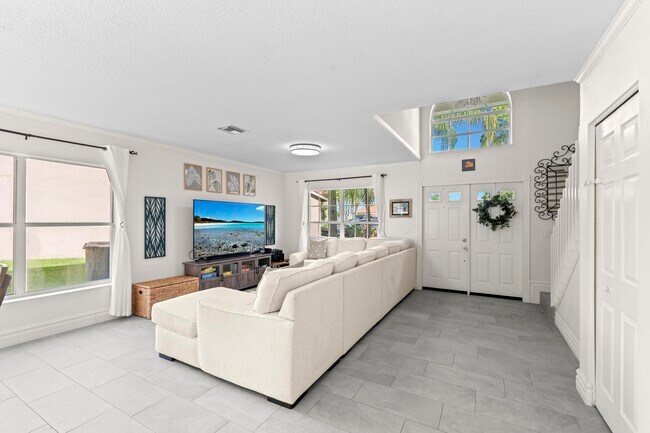 Building Photo - 1497 S Club Dr