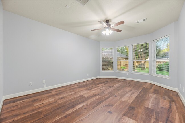 Building Photo - 16315 Madewood St
