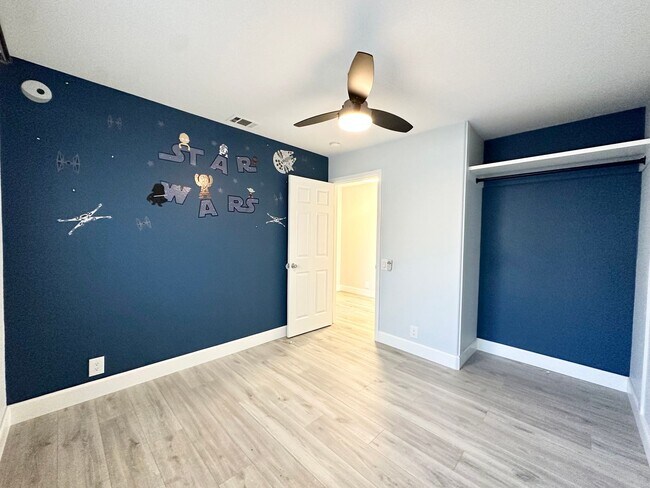 Building Photo - AVAILABLE NOW !! STUNNING 4 Bedroom 2 Bathroom POOL home in La Quinta