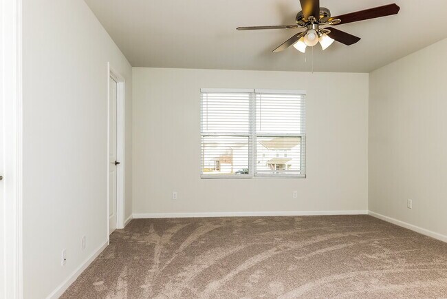 Building Photo - 621 Samuel Lee Ln