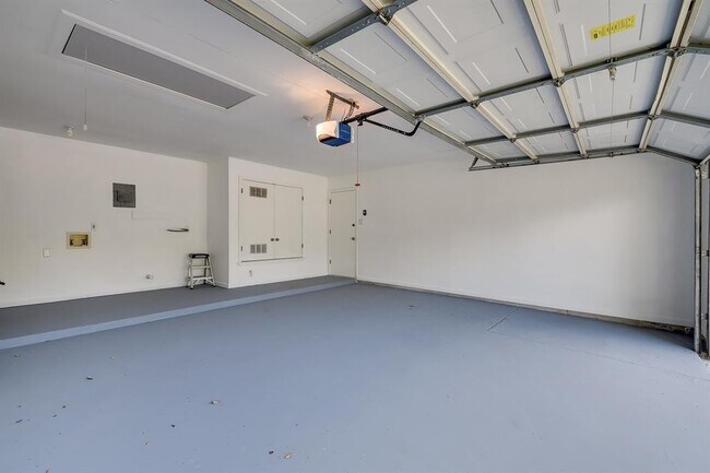 Building Photo - 2603 Creek Bend Cir