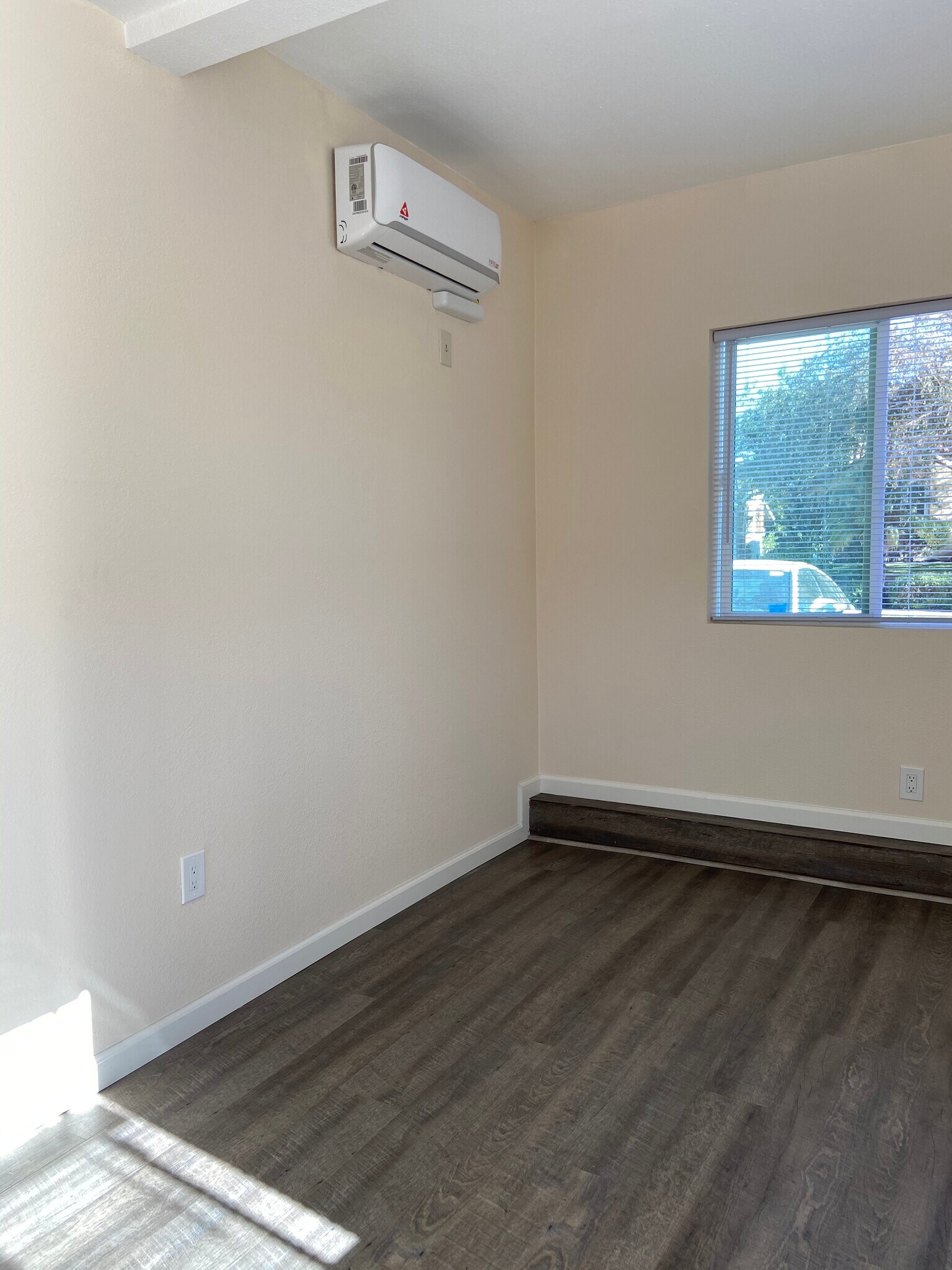 Building Photo - 4058 Garden Ave