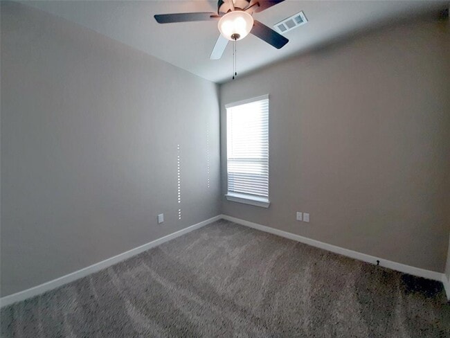 Building Photo - 9815 Grosbeak Ln