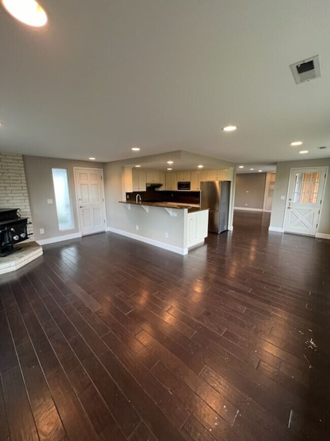 Building Photo - 1302-1304 38th Ave Ct NW