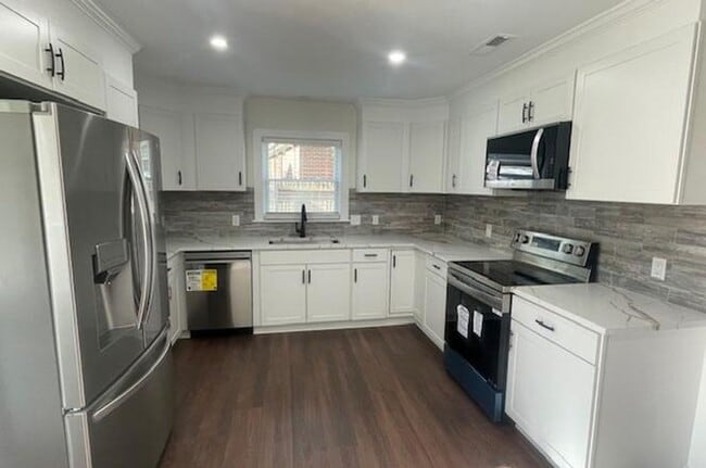 Building Photo - 1500 Starbrook Dr