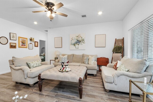 Building Photo - 8217 Boundary Waters Dr