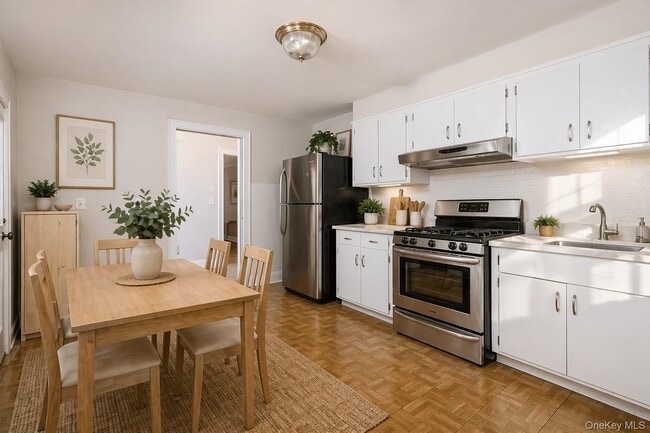 Building Photo - 9 9th St