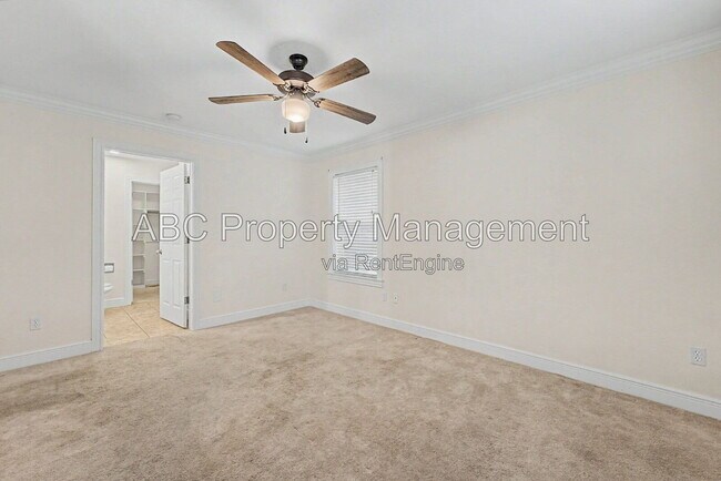 Building Photo - 1525 W Deane St