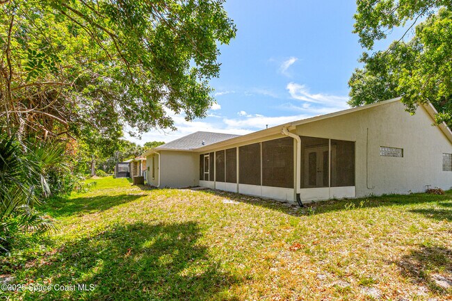 Building Photo - 1885 Fox Bay Dr