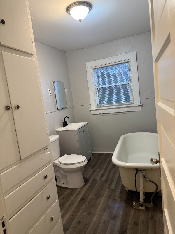 Building Photo - 211 S Foster St