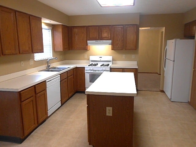 Building Photo - 5104 Blossom Ct