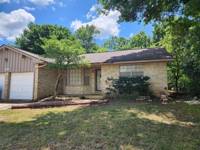 Building Photo - 1313 Whippoorwill Dr