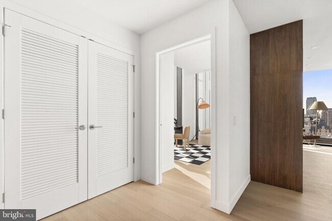 Building Photo - 210 S 12th St