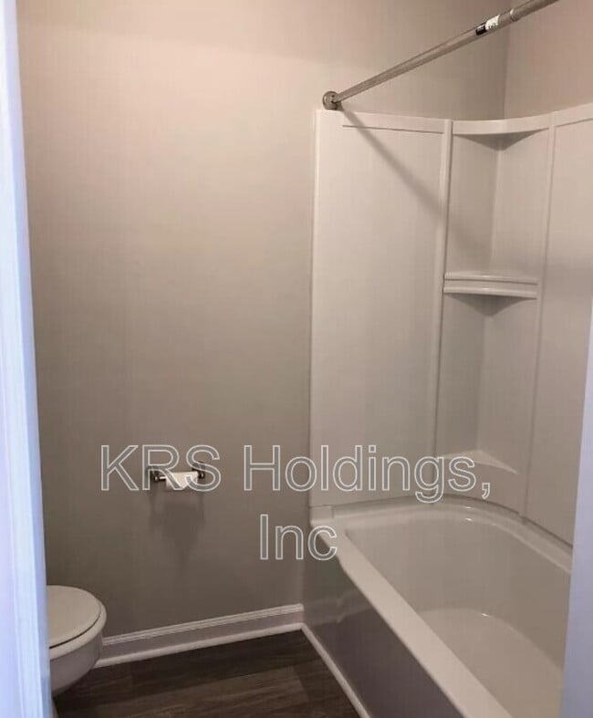 Building Photo - 5059 Avenida Del Sol Dr