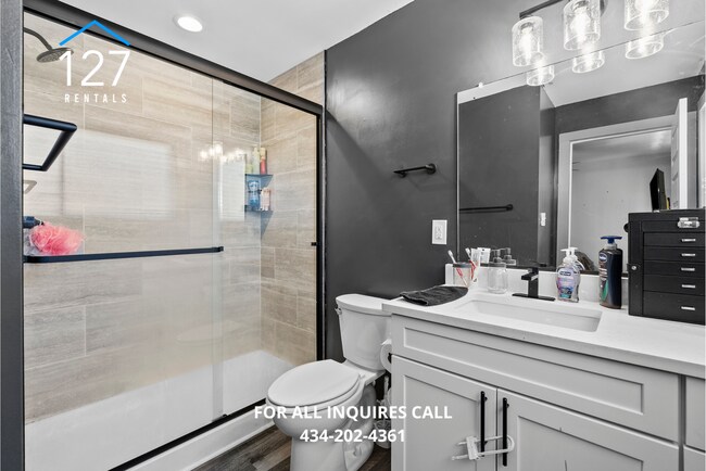 Building Photo - 3BR Townhome – Modern Amenities, Great Location!