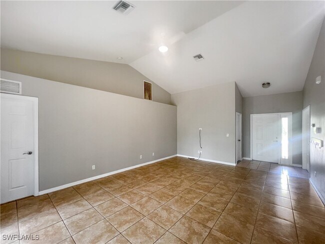 Building Photo - 731 Da Vinci Ave S