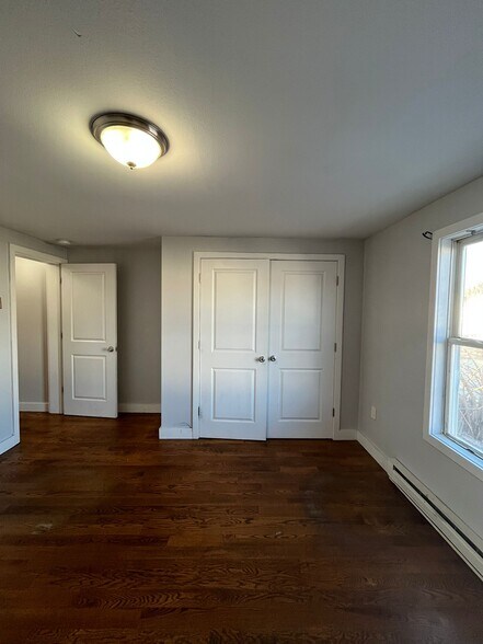 Building Photo - 363 Halladay St