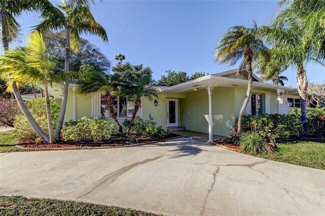 Building Photo - 407 15th Ave