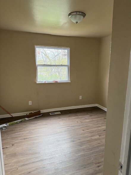 Building Photo - 10140 Castle Dr